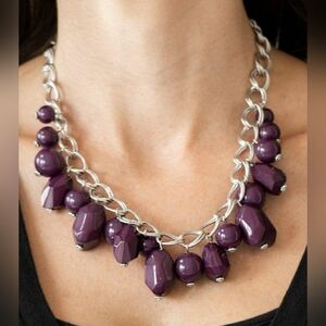 💥4/$10 Beautiful purple faceted beaded necklace and earrings set, NWT